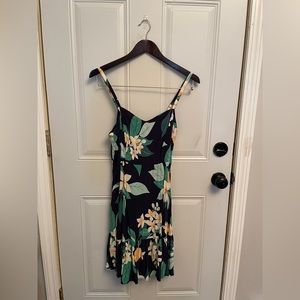 Navy Old Navy Floral Dress - size Medium